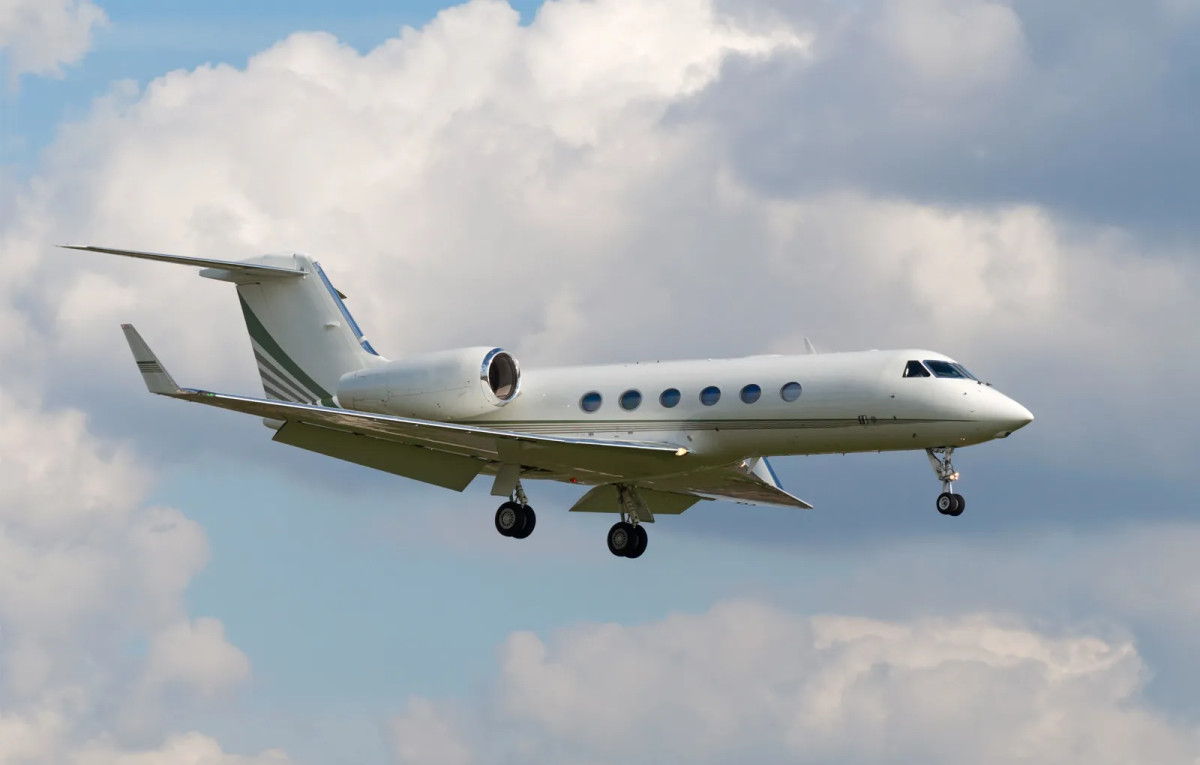 "Supply chain challenges in aviation: 25% of aircraft grounded due to issues."