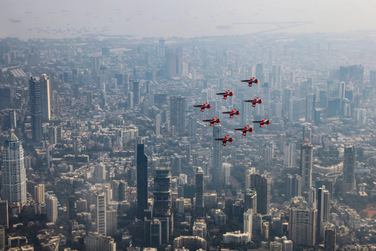 IAF's Mumbai Air Show Soars at Marine Drive Today