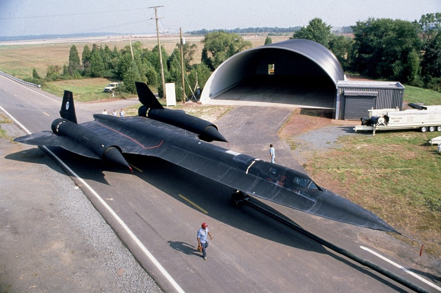 Lockheed SR-71 Blackbird: A Record-Breaking Marvel Faster Than Bullets