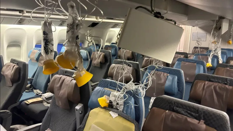 Singapore Airlines Flight Encounters Severe Turbulence, One Dead and 30 Injured