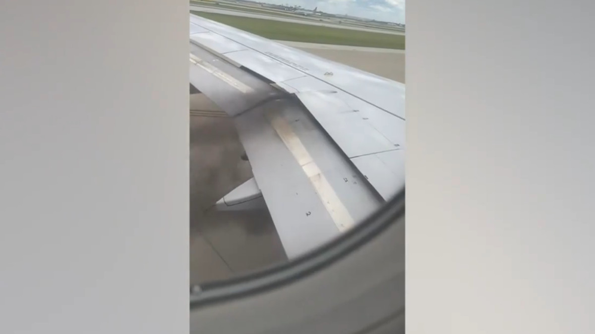 Emergency Landing at Chicago O'Hare After United Airlines Engine Fire